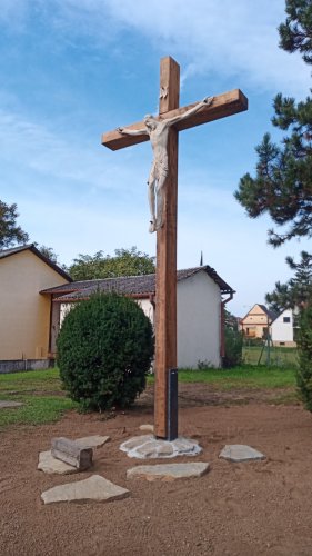 Nový kříž u prodejny Javor - 26.9.2022